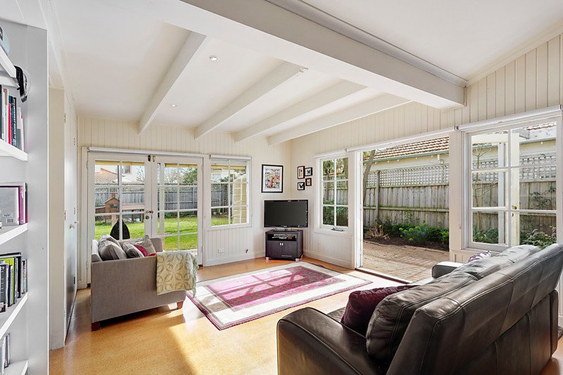 25 Langford Street, Surrey Hills image 4