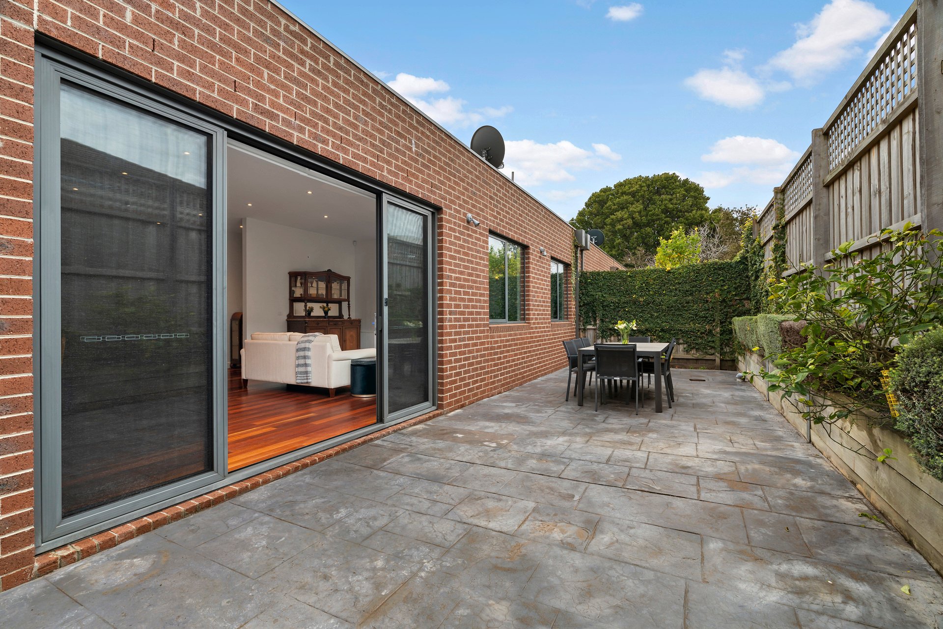 Property Gallery Thumbnail 8