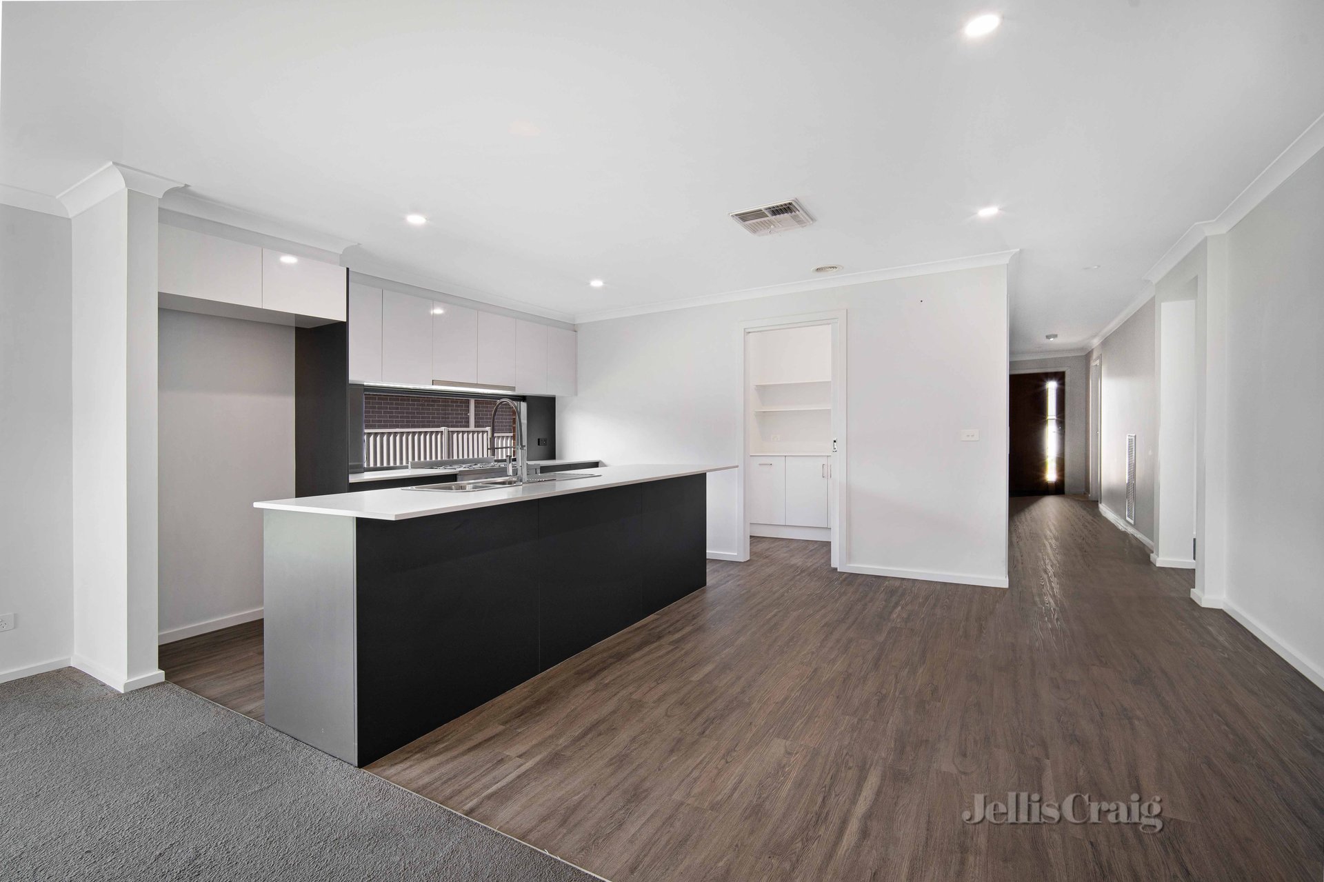 25 Leitrim Street, Alfredton image 2
