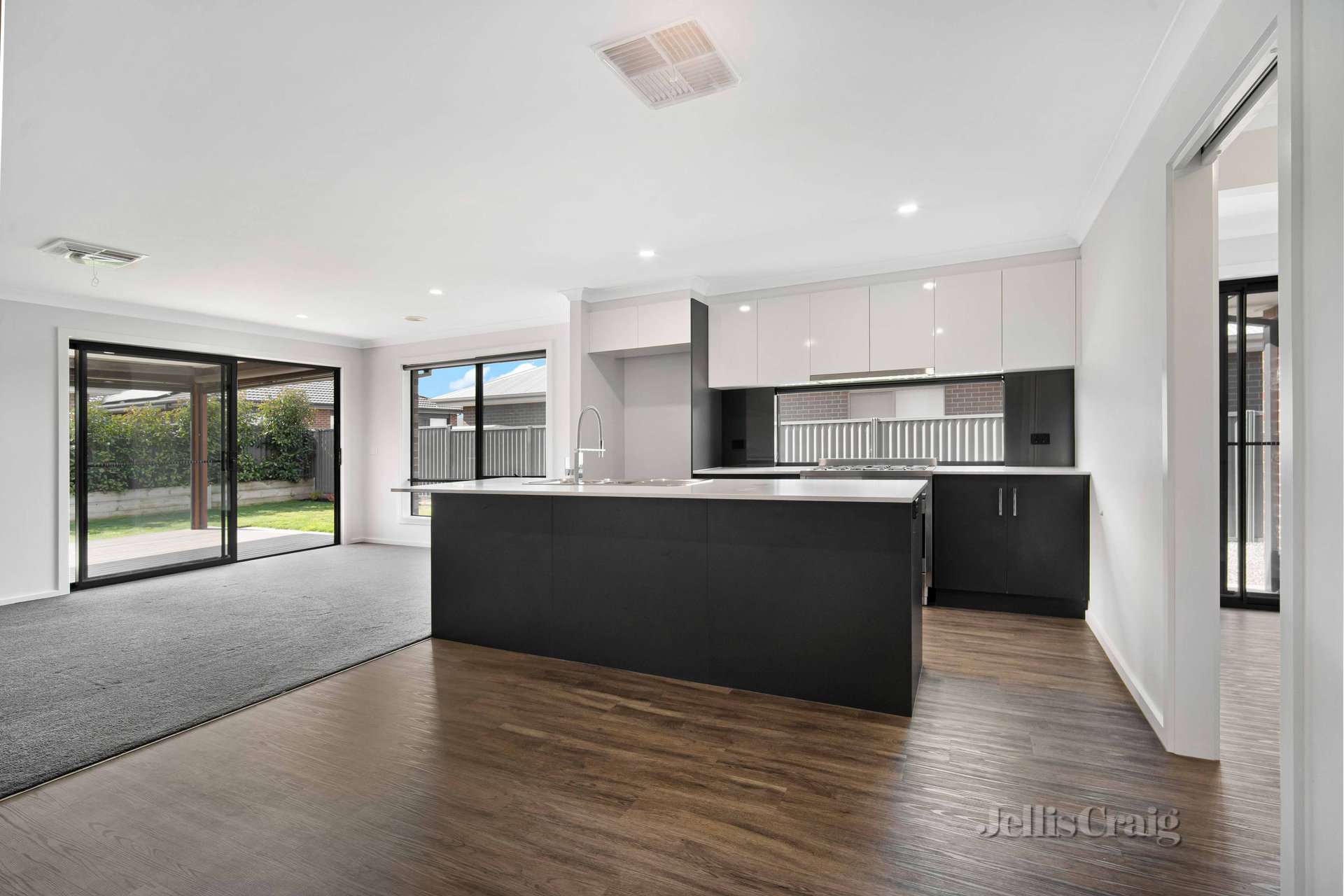 25 Leitrim Street, Alfredton image 3