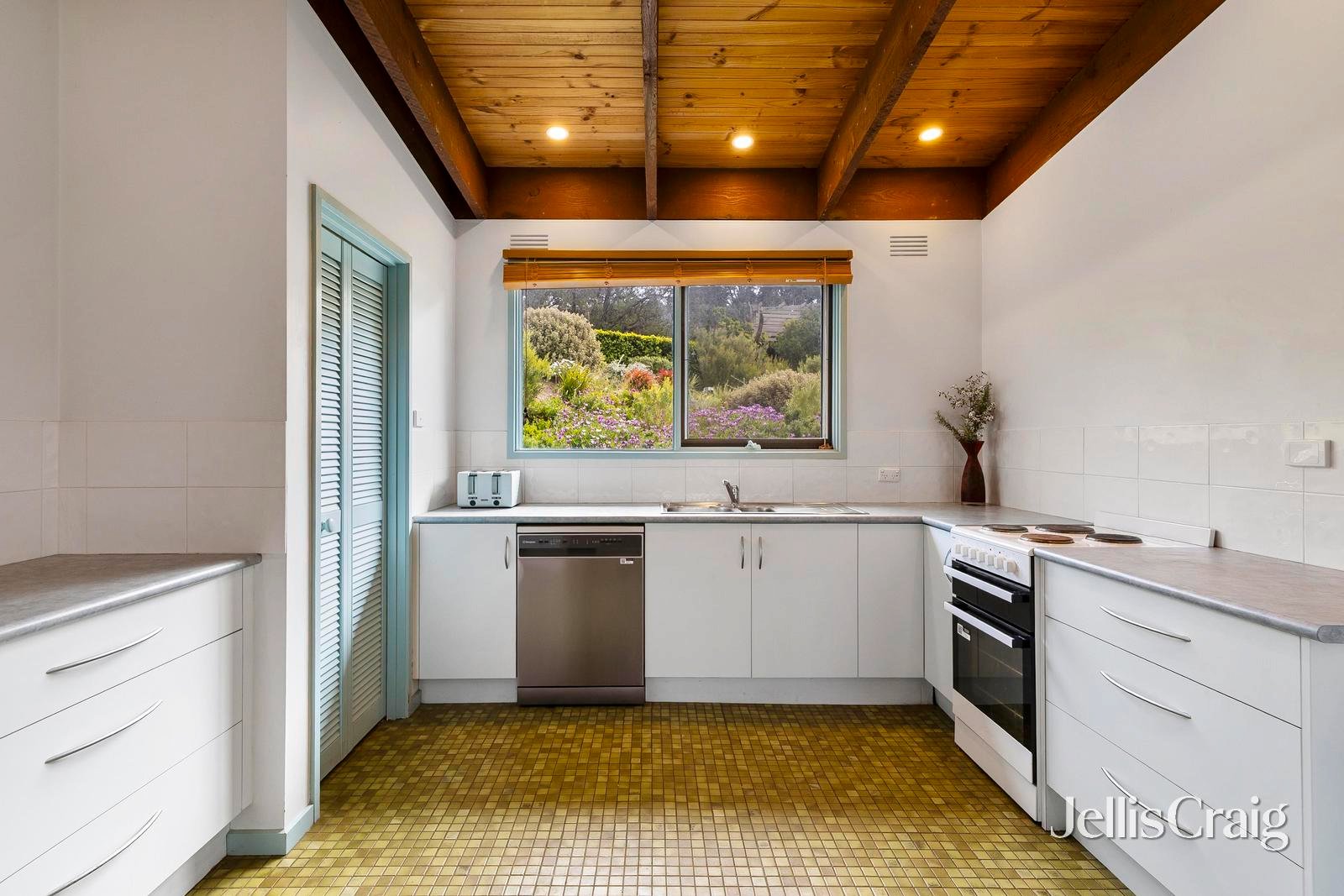 25 Lincoln Avenue, Sorrento image 3