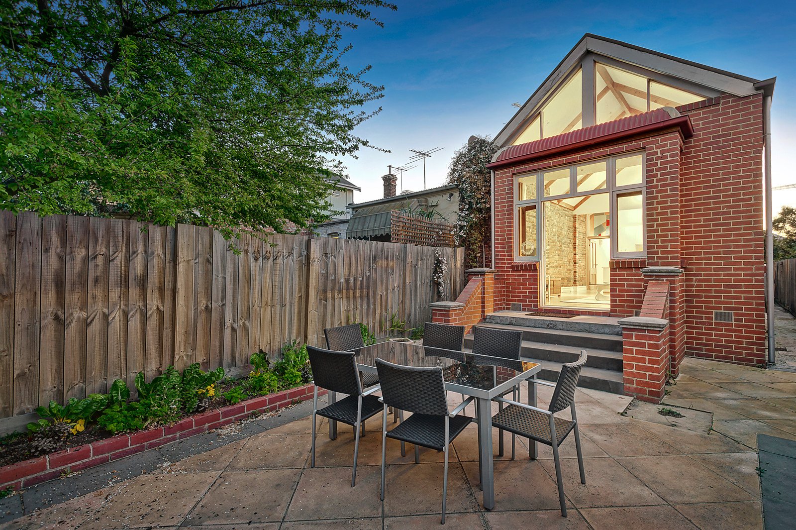 25 Loch Street, Hawthorn East image 3