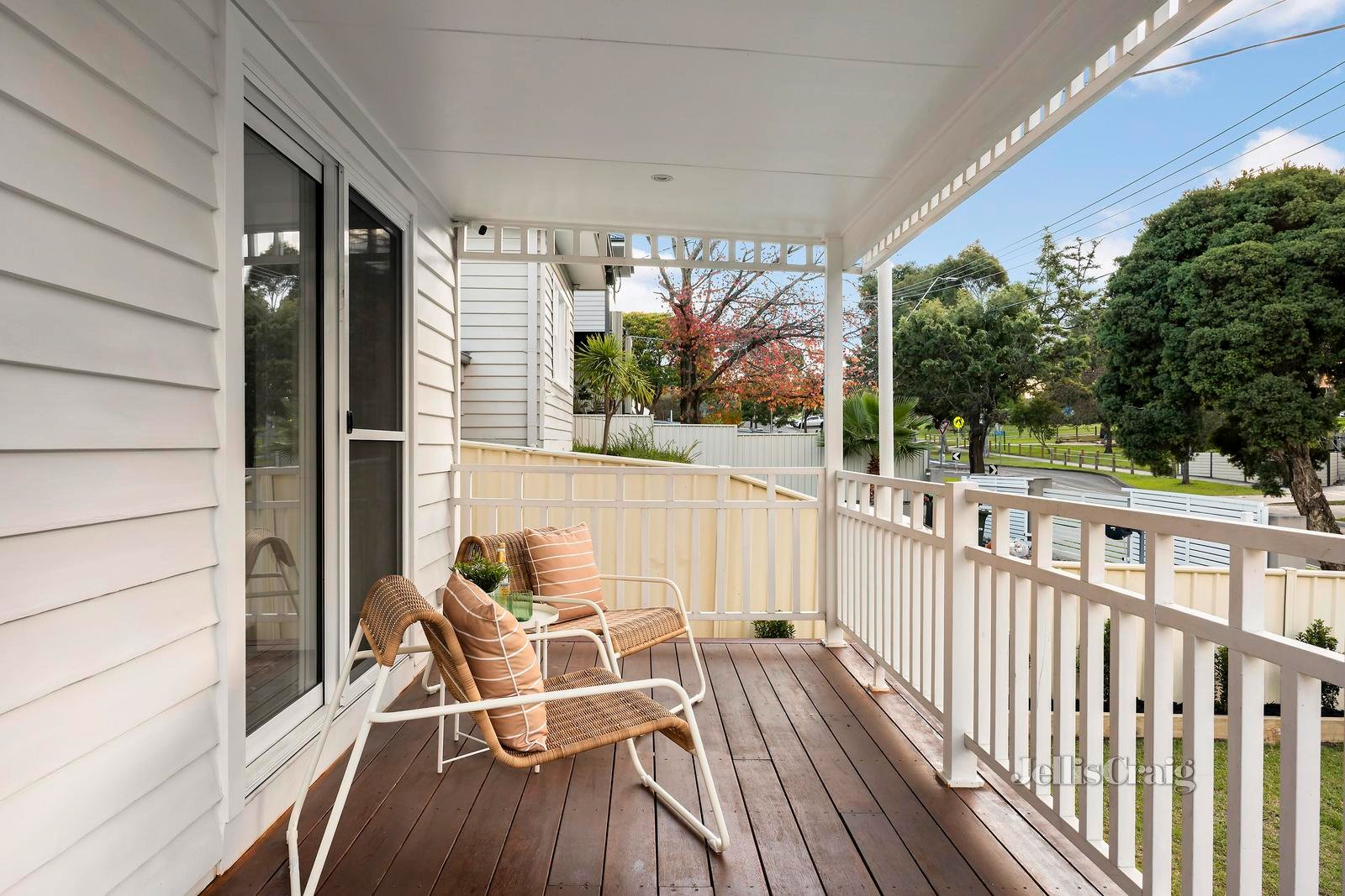 25 Loeman Street, Strathmore image 2