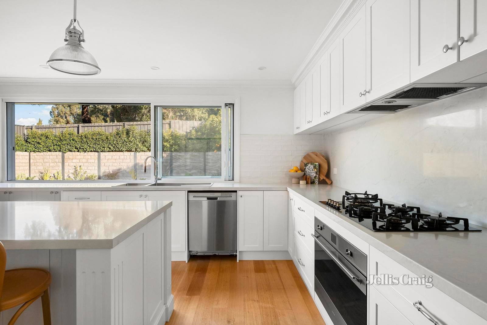 25 Loeman Street, Strathmore image 7