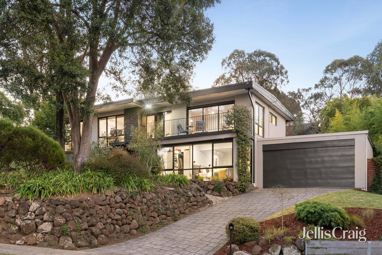 25 Long View Road, Croydon South image 1