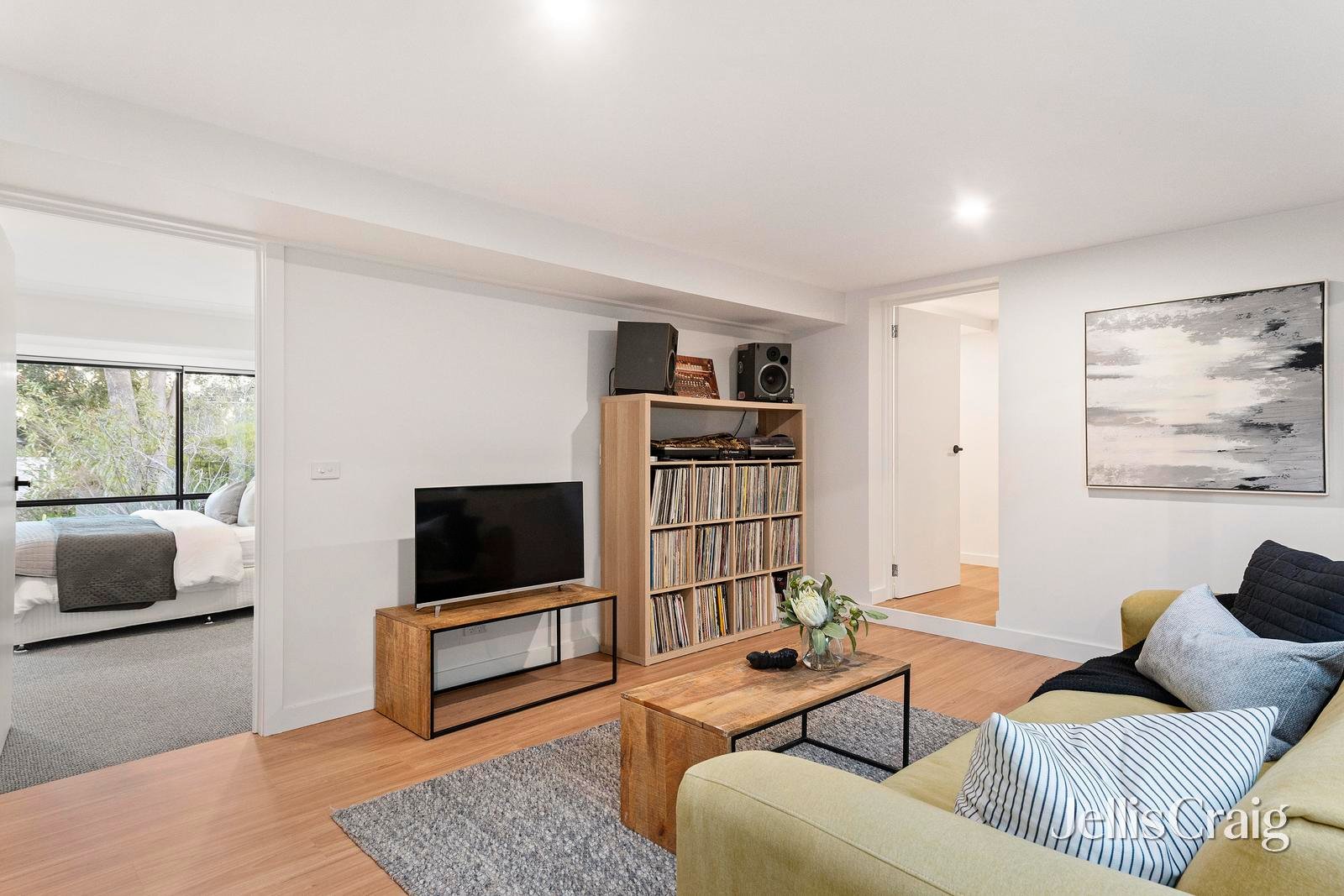 25 Long View Road, Croydon South image 6