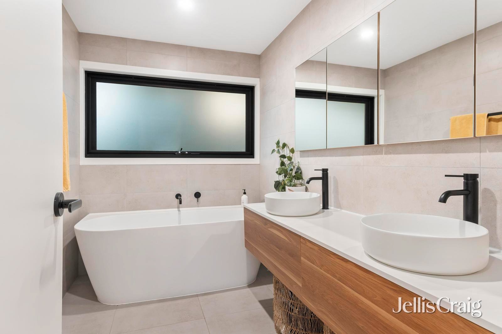 25 Long View Road, Croydon South image 8