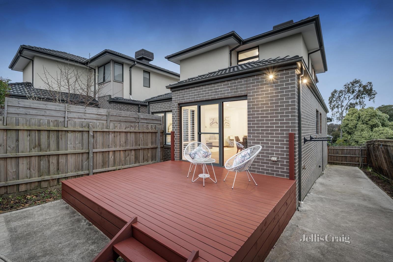 2/5 Lowe Court, Doncaster East image 13