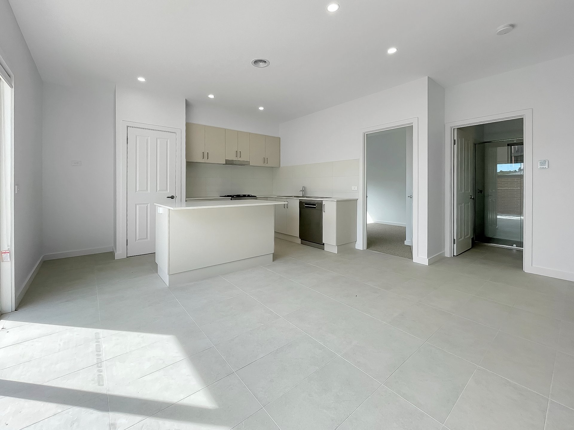 Property Gallery Thumbnail 3