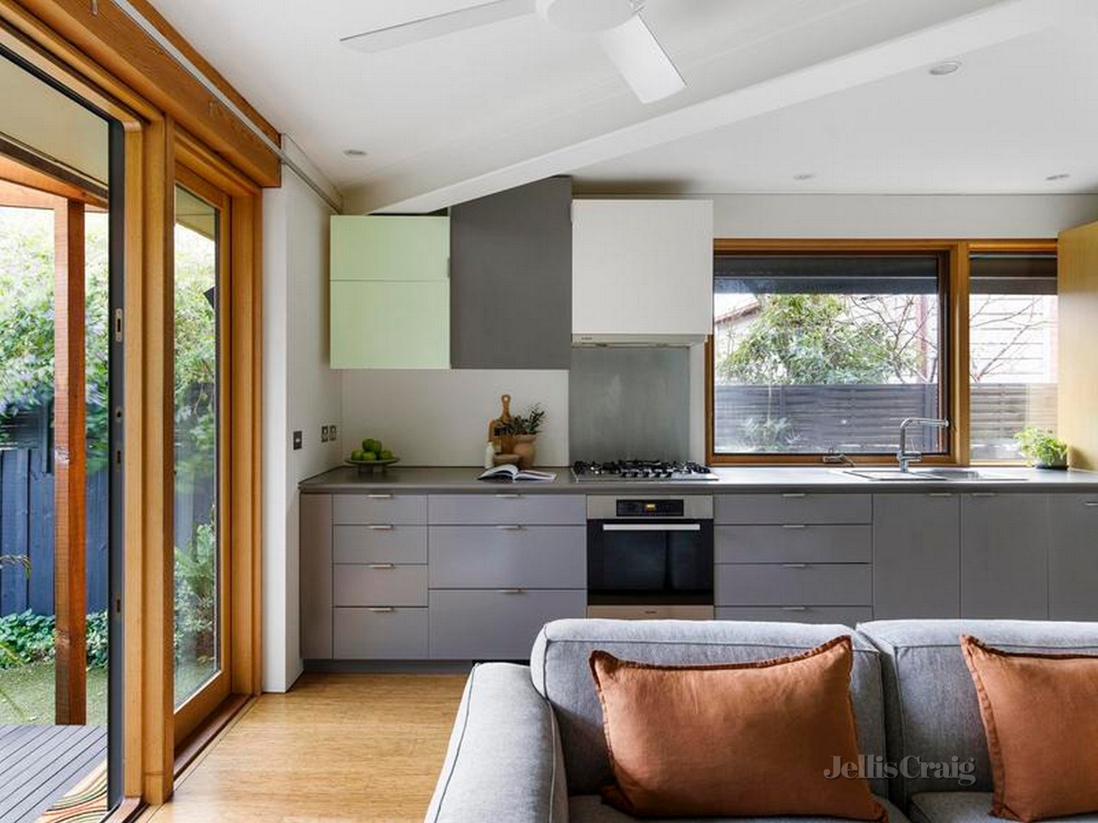25 MacFarland Street, Brunswick image 3