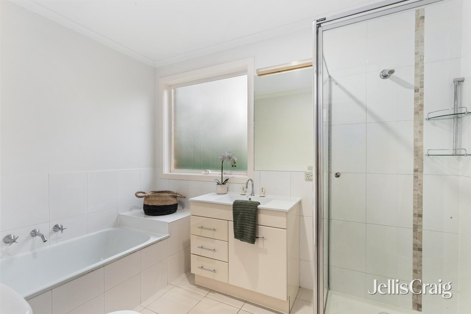 2/5 Madang Avenue, Balwyn image 10