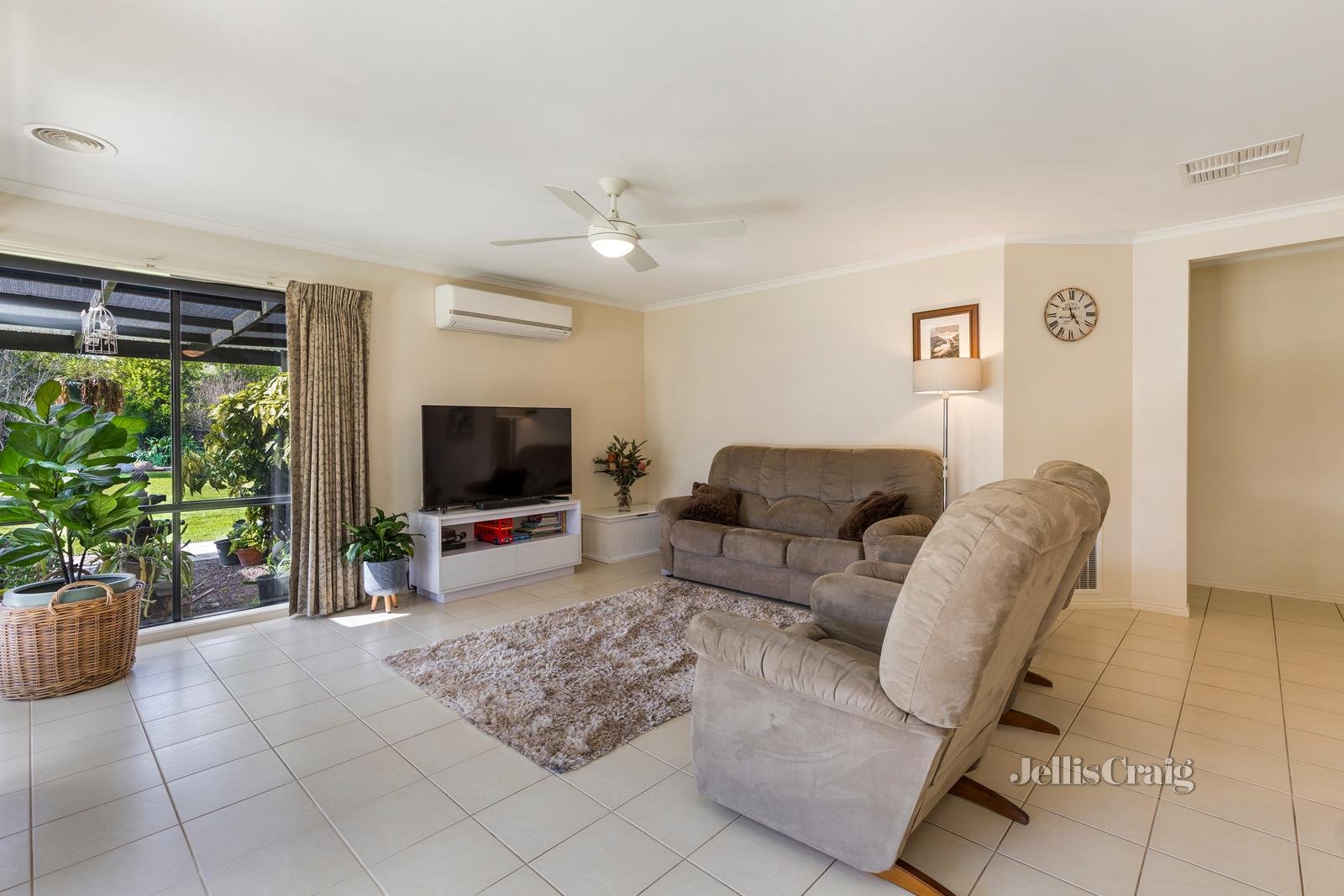 25 Main Road, Campbells Creek image 6