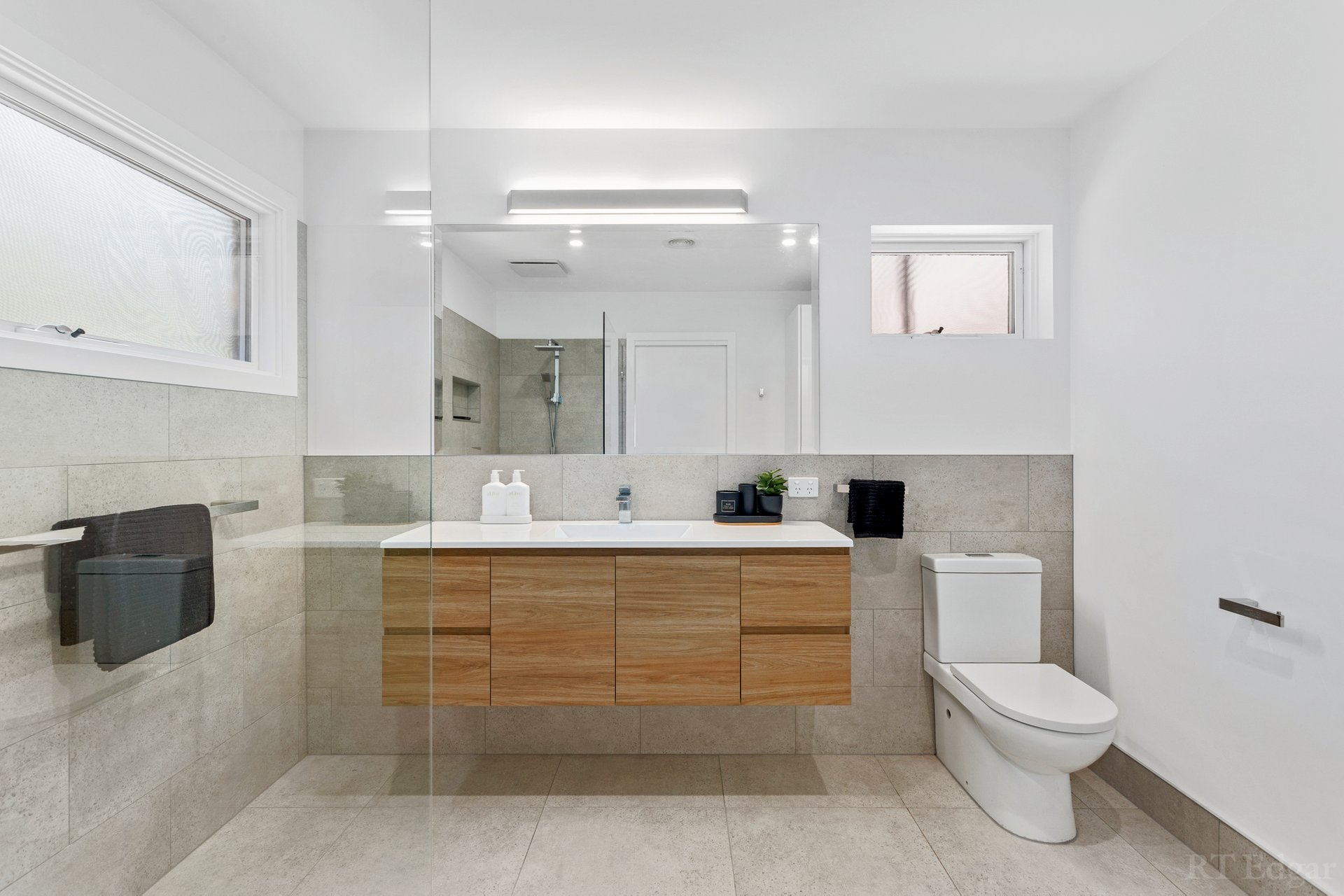 Property Gallery Thumbnail 6