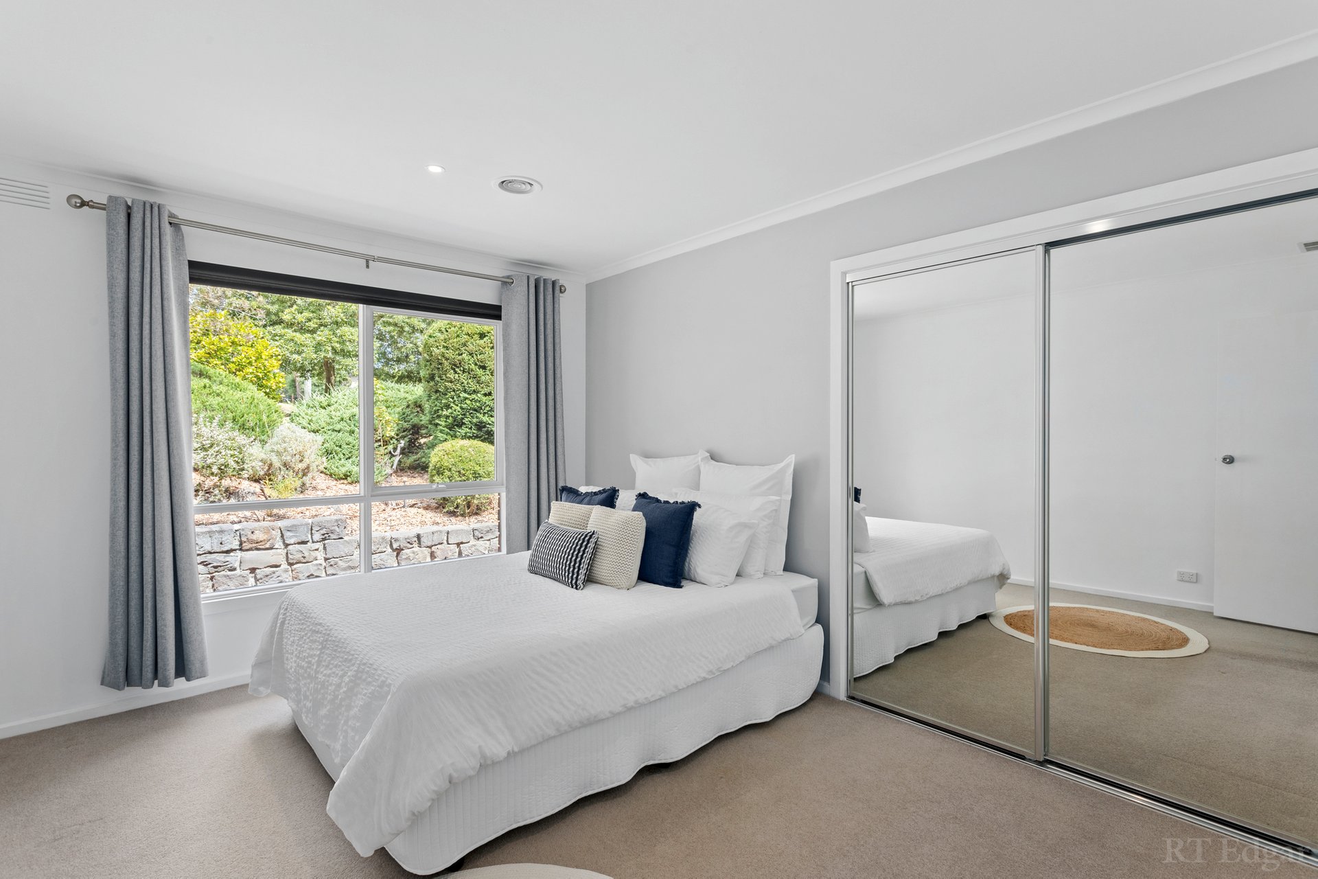 Property Gallery Thumbnail 8