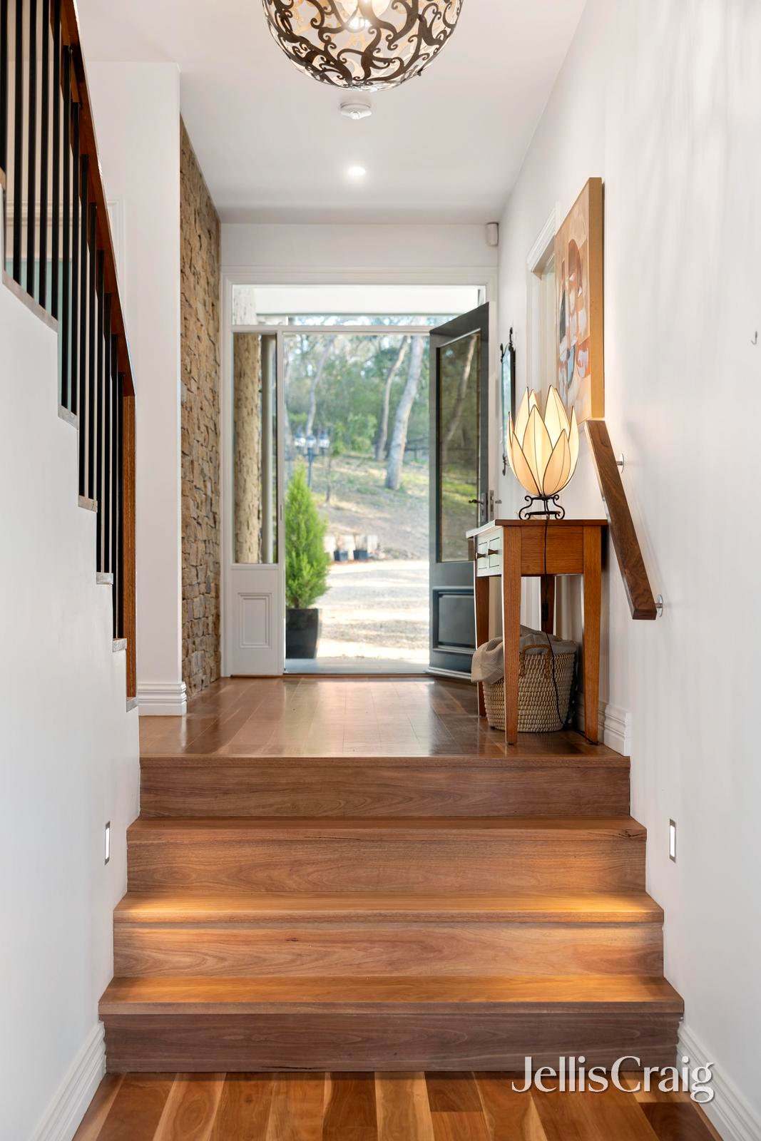 25 McCulloch Street, Warrandyte image 2