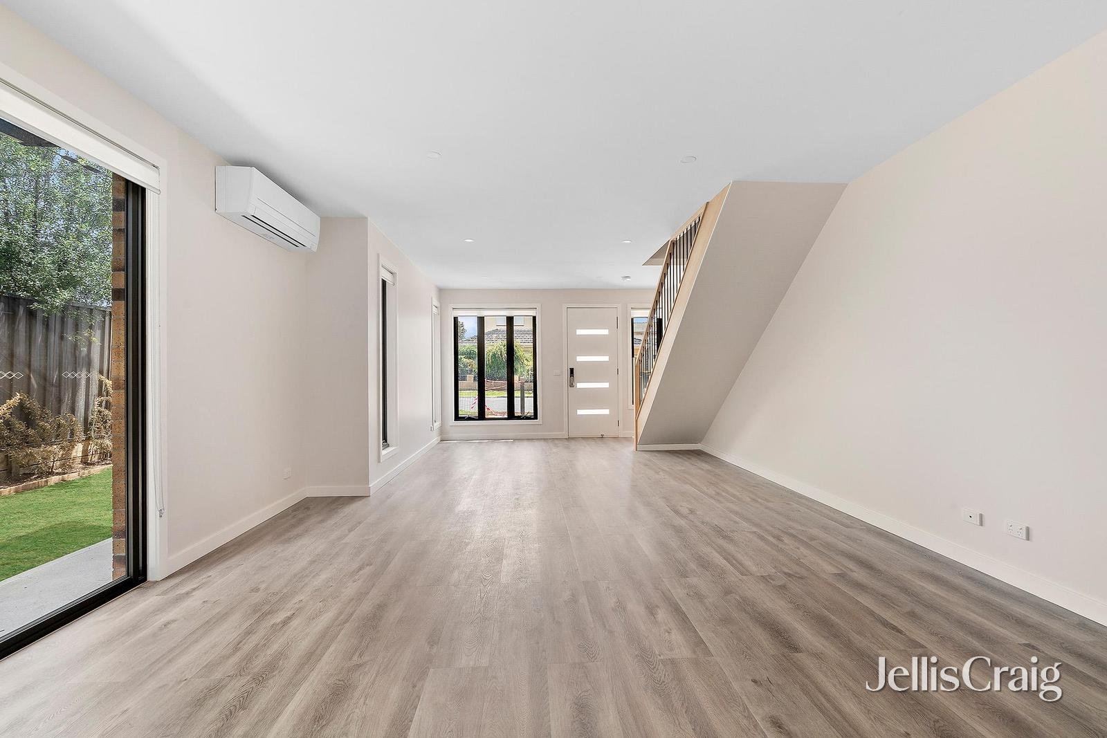 25 McKenna Street, Avondale&nbsp;Heights image 2