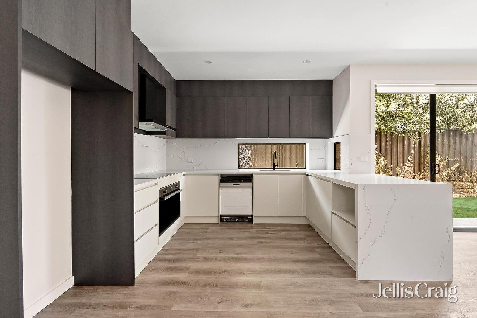 25 McKenna Street, Avondale&nbsp;Heights image 3