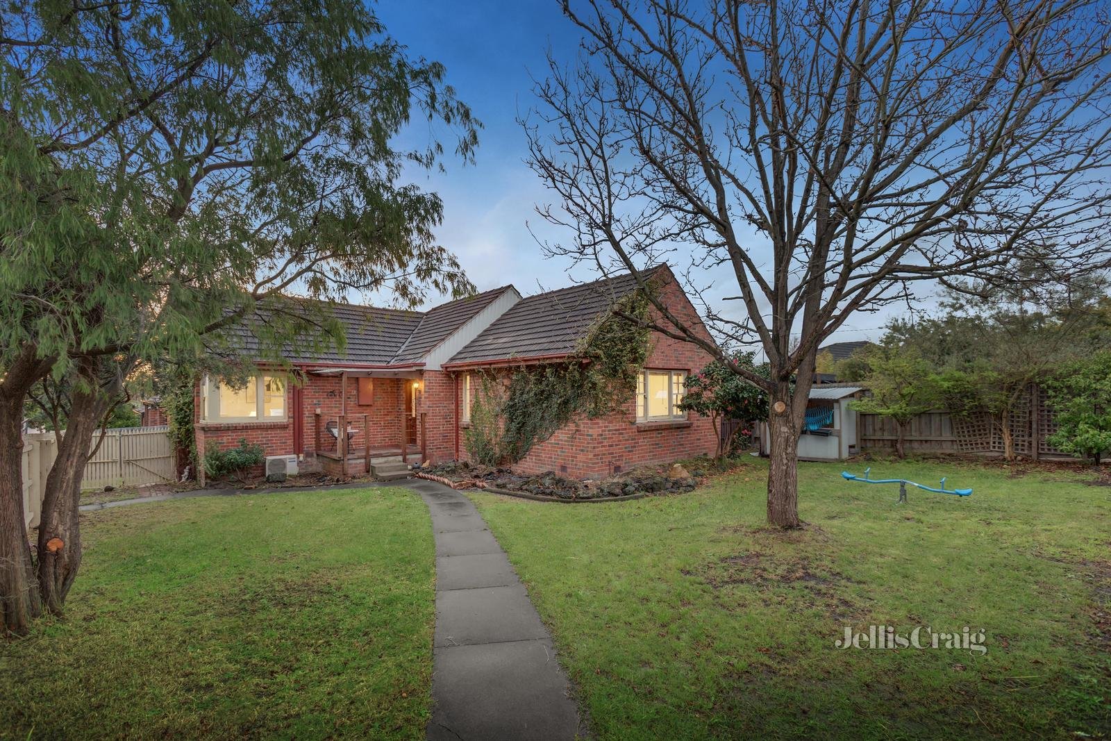 25 Mersey Street, Box Hill North image 1