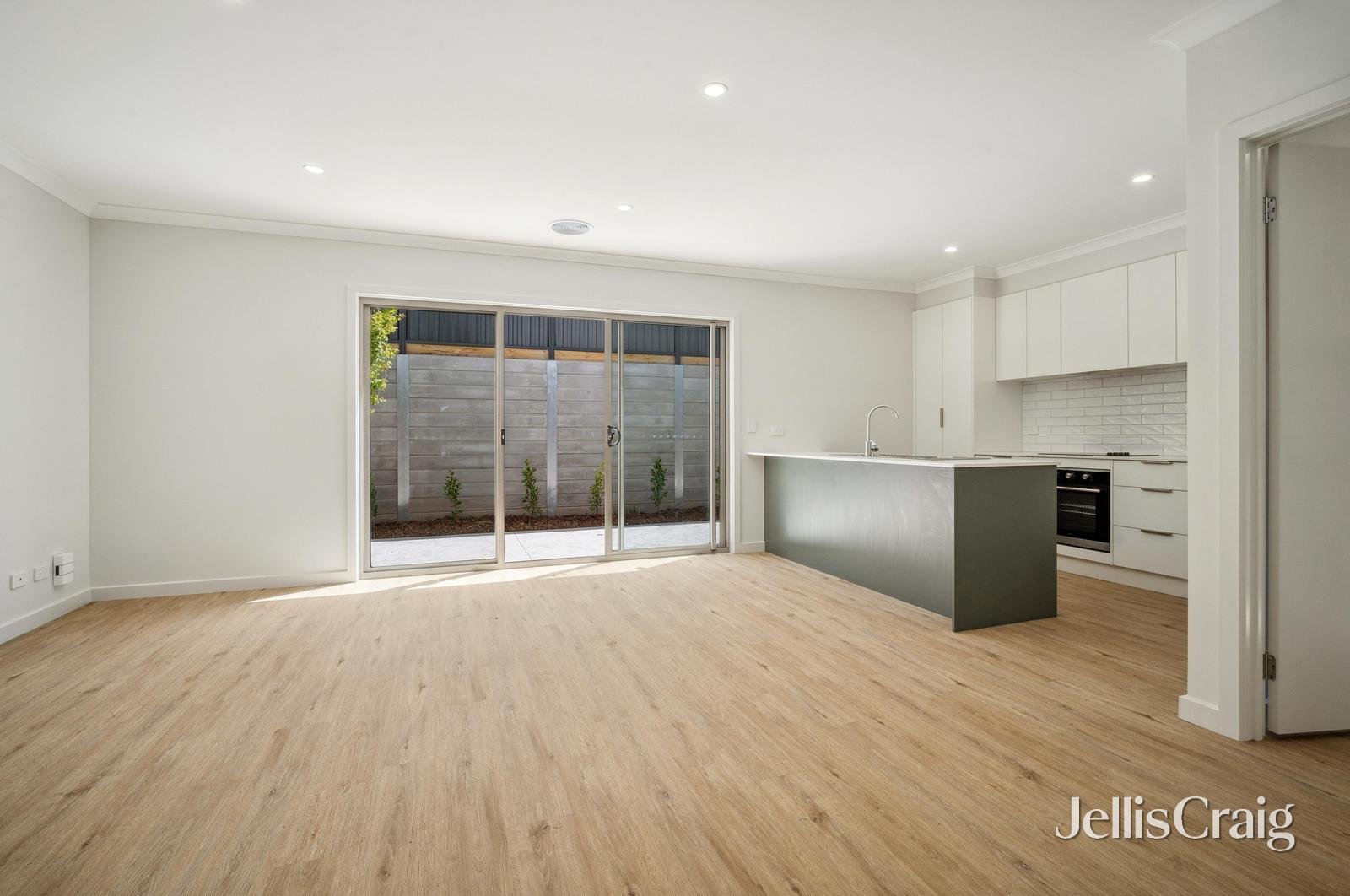 25 Miners Crescent, Ballarat East image 5