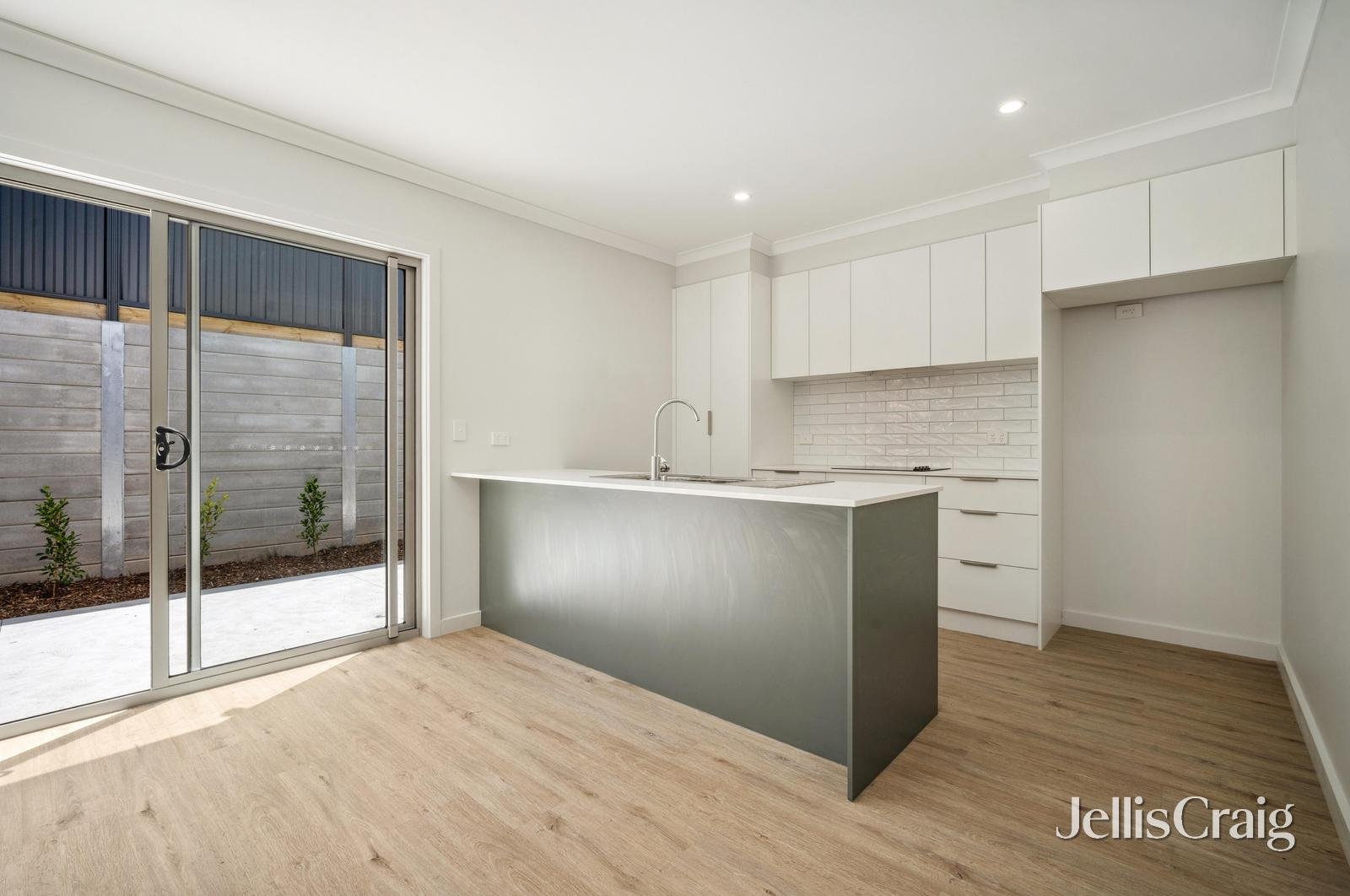 25 Miners Crescent, Ballarat East image 2