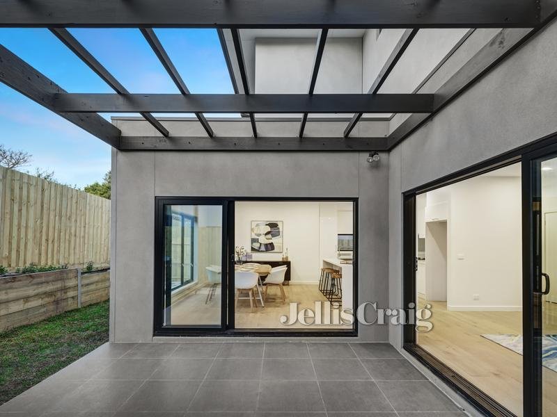 2/5 Monet Court, Doncaster East image 11