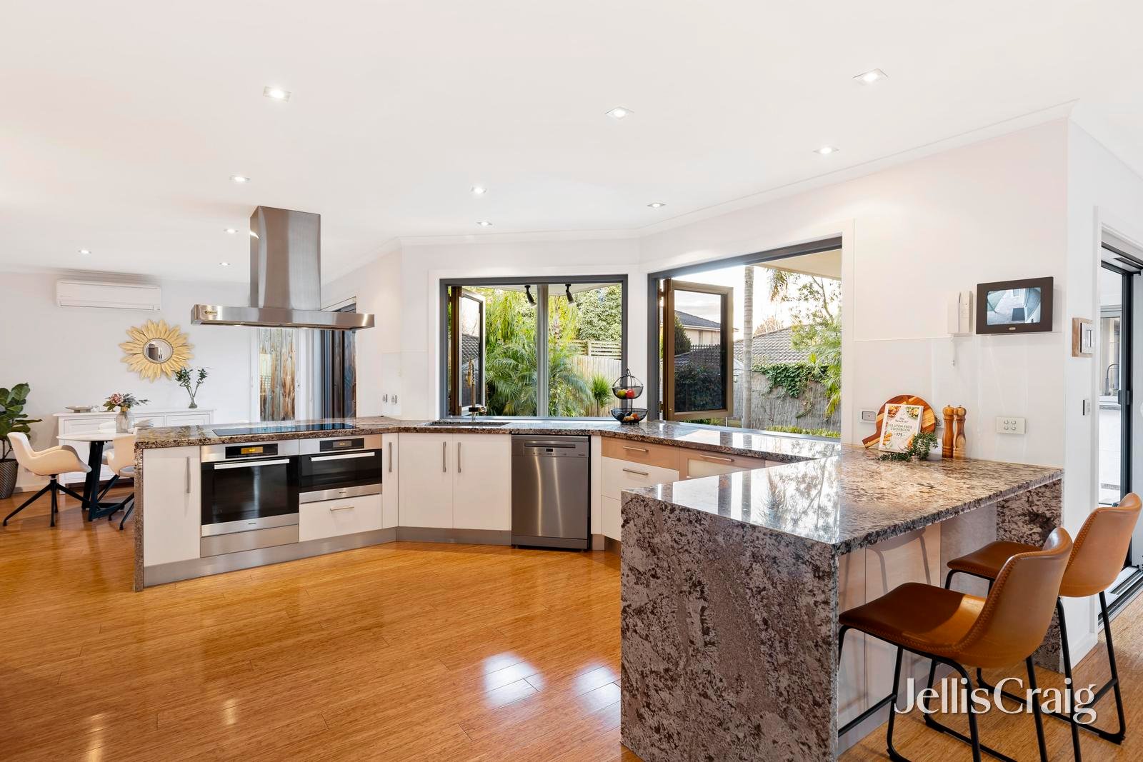 25 Monomeath Close, Doncaster East image 5