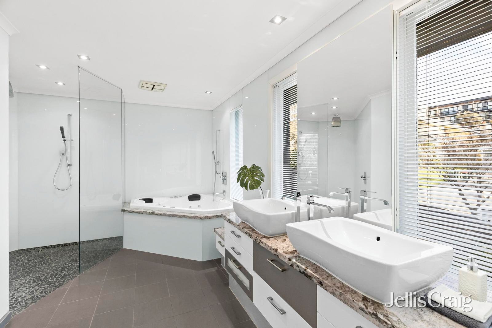 25 Monomeath Close, Doncaster East image 7