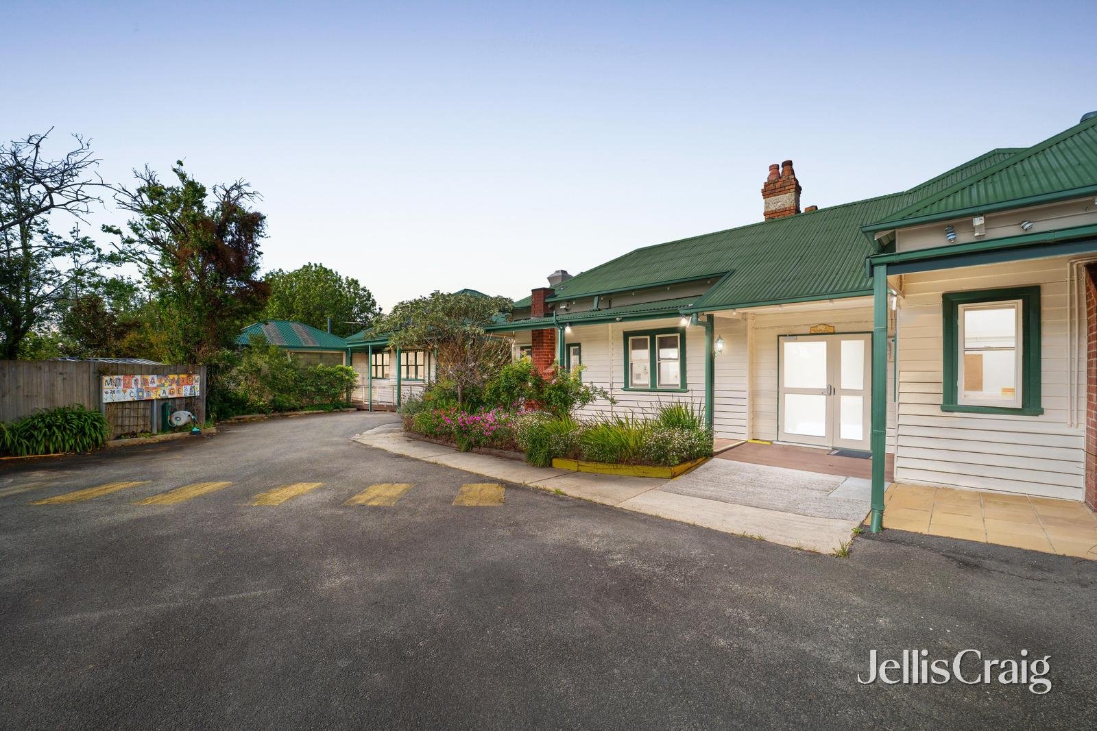 25 Mountainview Road, Nunawading image 2