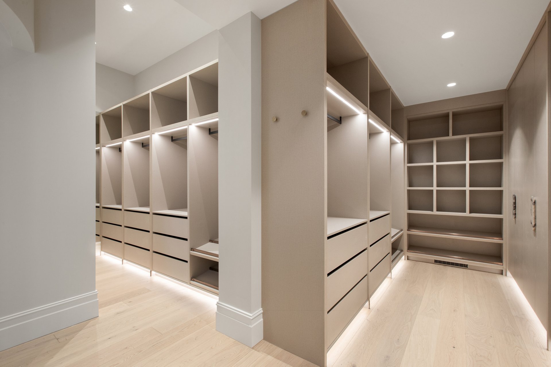Property Gallery Thumbnail 14