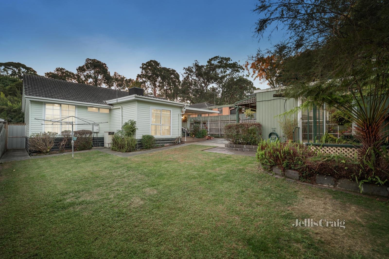 25 Nymph Street, Mitcham image 11