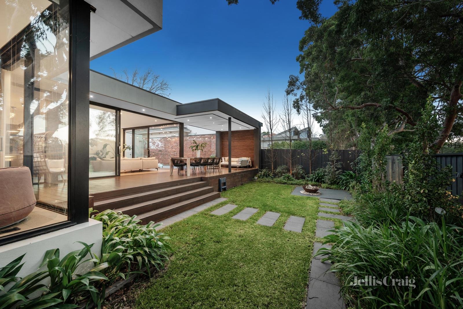 25 Orrong Crescent, Camberwell image 3