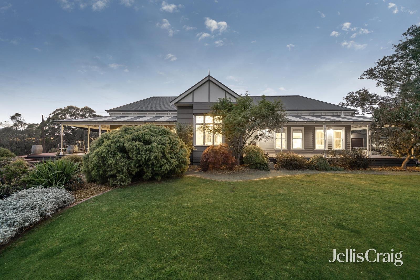 25 O'Sheas Road, Christmas Hills image 2