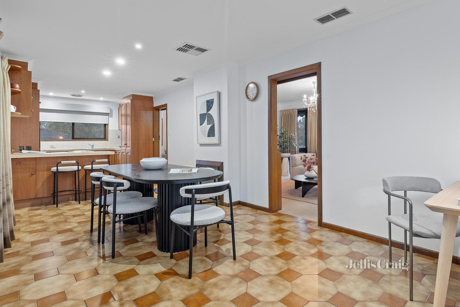 25 Panorama Drive, Forest Hill image 4