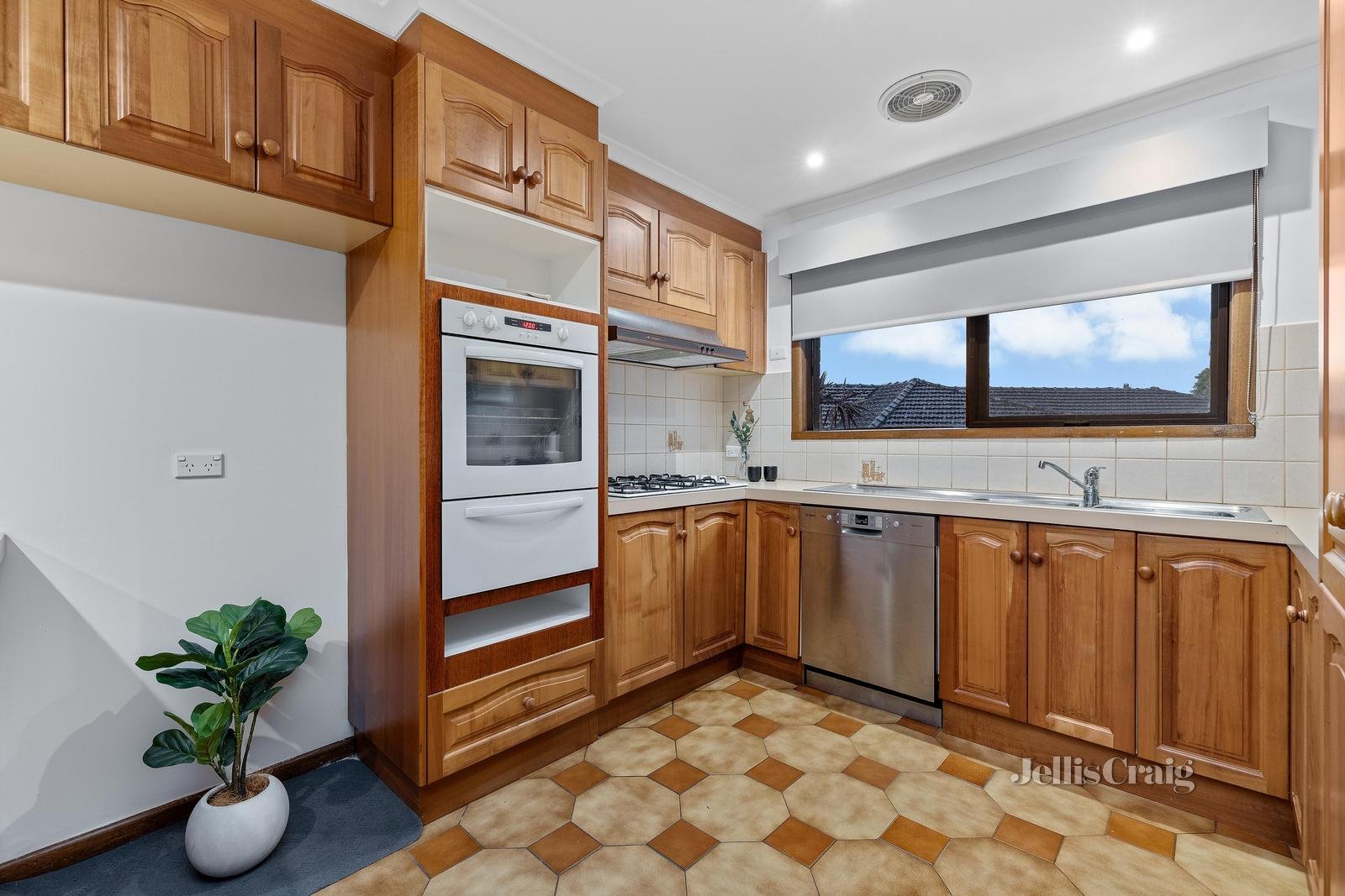 25 Panorama Drive, Forest Hill image 6