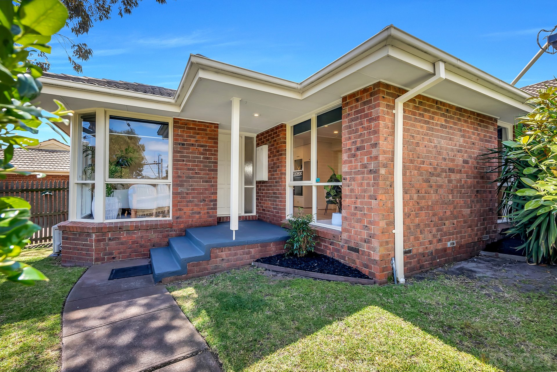 2 / 5 Park Street Mordialloc