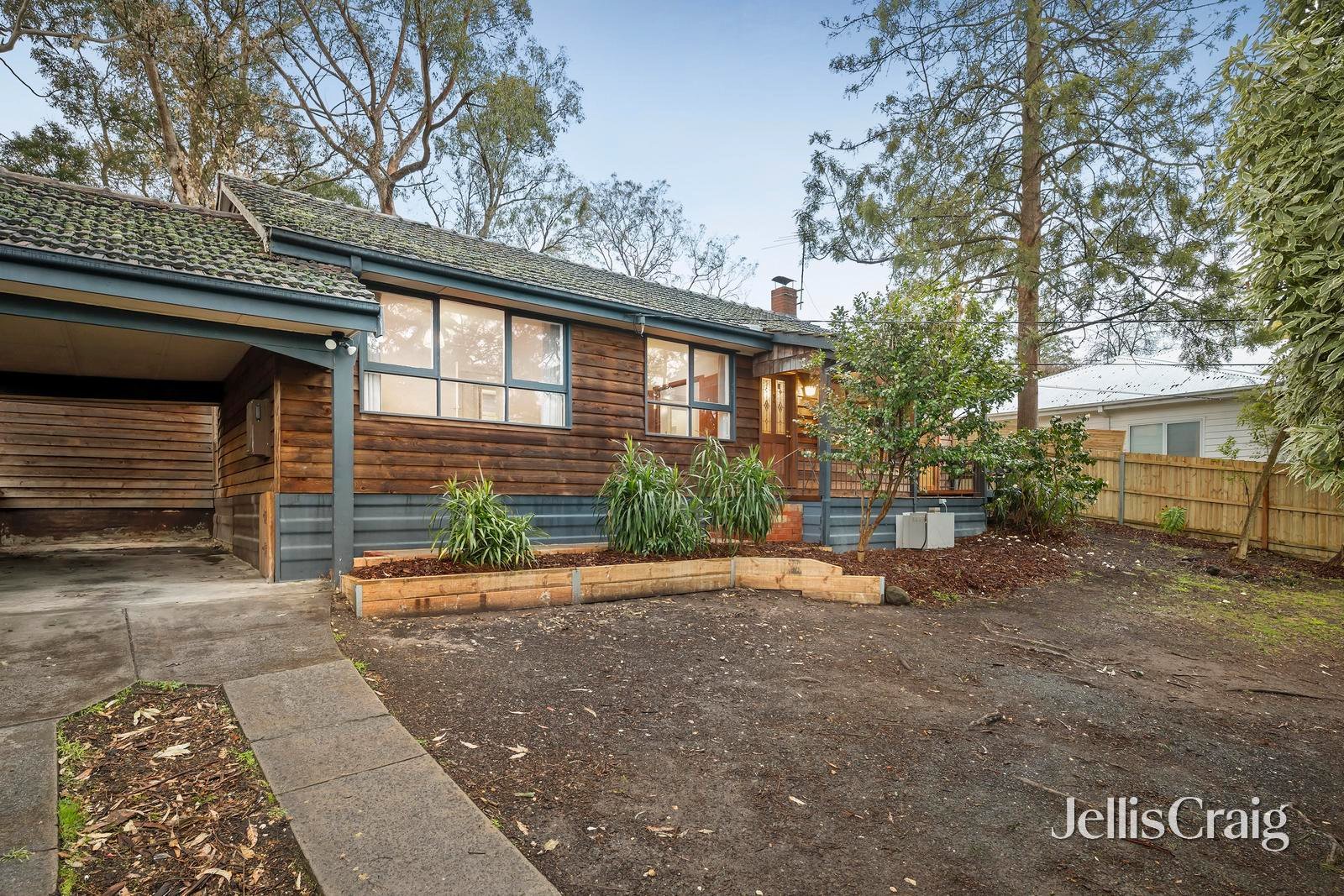 25 Patrick Avenue, Croydon North image 1
