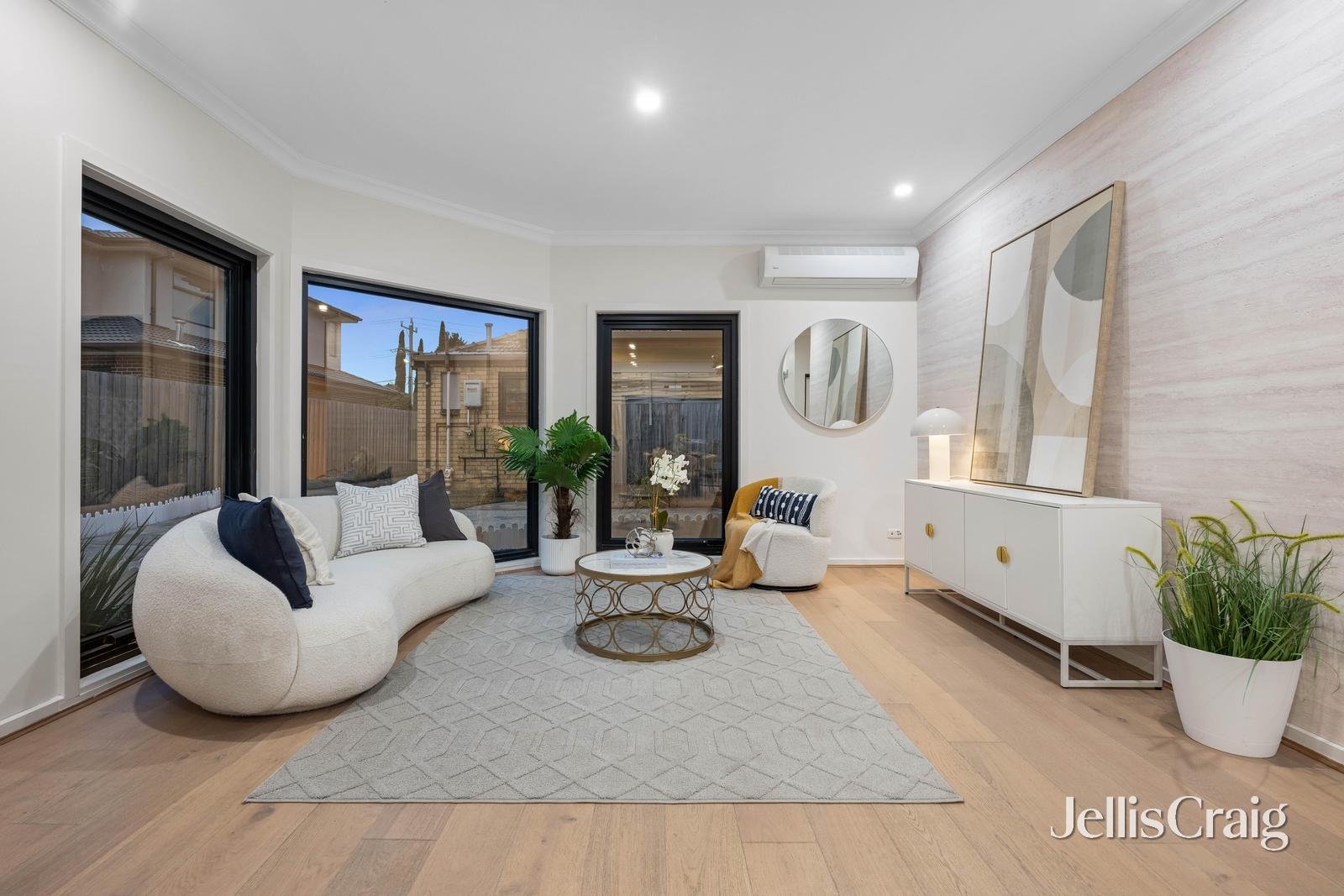 2/5 Peveril Street, Glen&nbsp;Waverley image 2