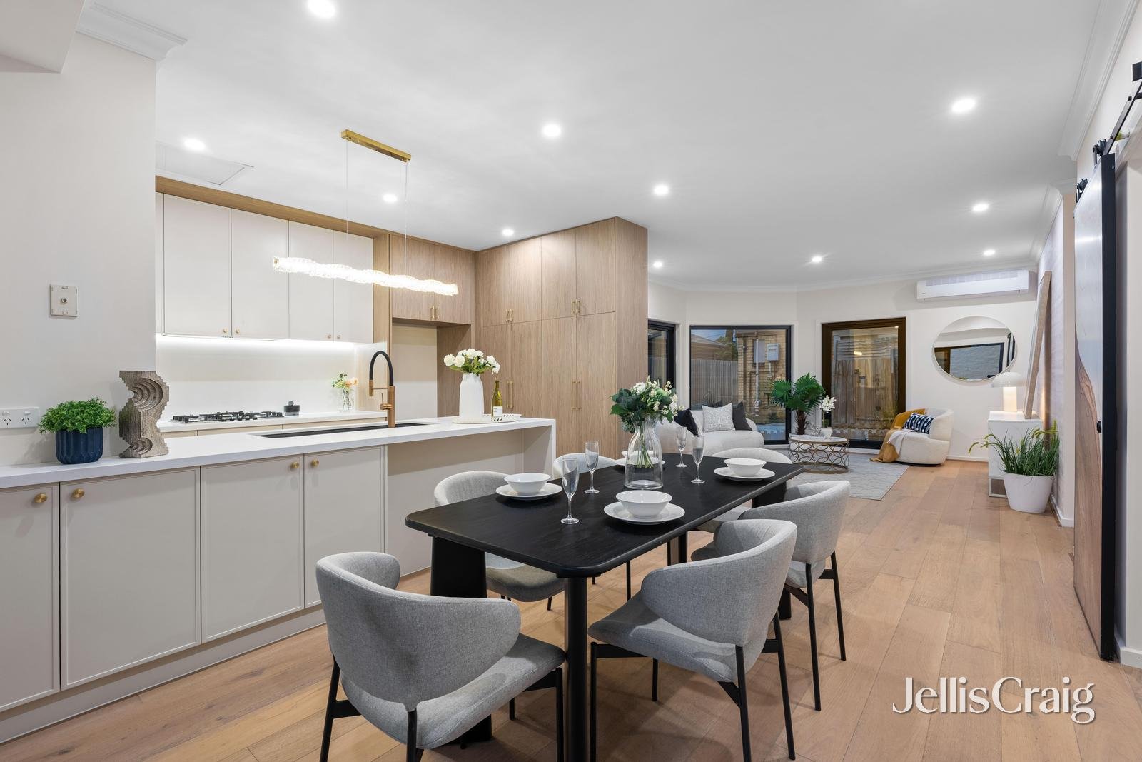 2/5 Peveril Street, Glen&nbsp;Waverley image 3