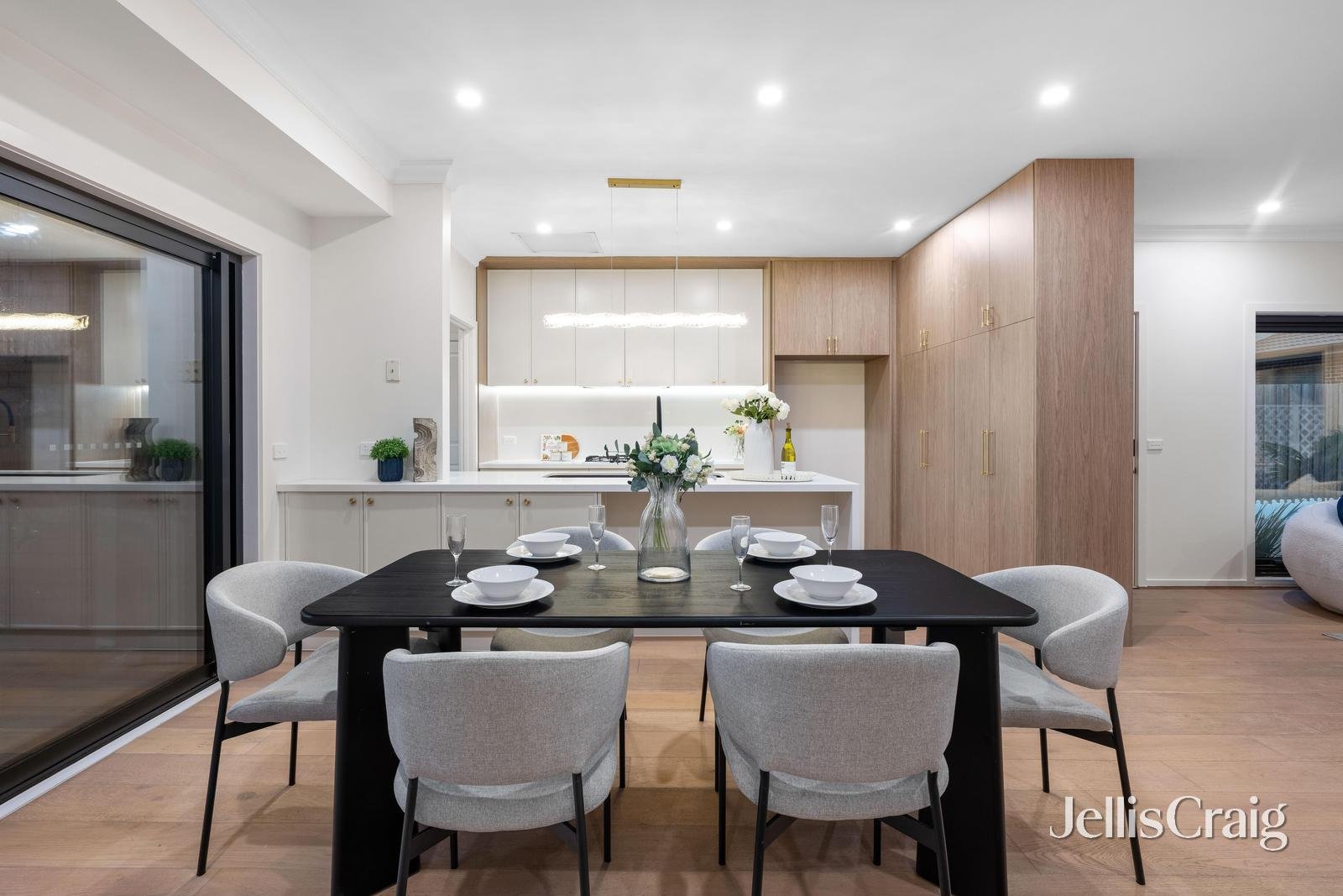 2/5 Peveril Street, Glen&nbsp;Waverley image 4