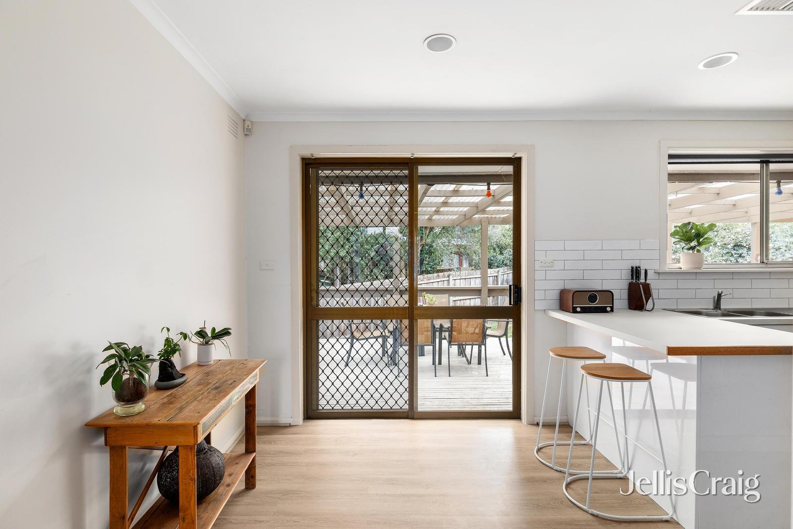 25 Pinehills Drive, Greensborough image 6