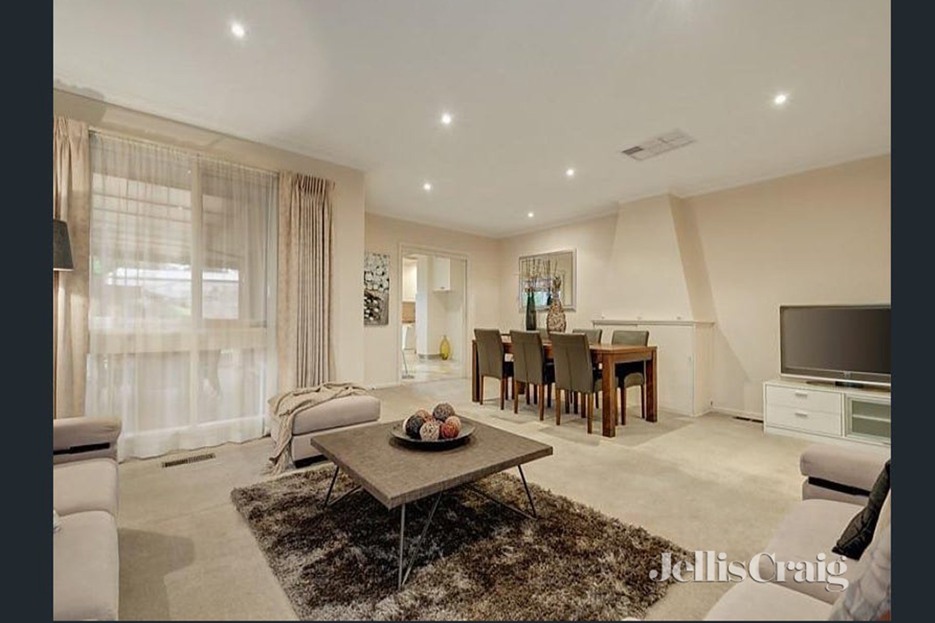 25 Plenty Ln, Greensborough image 2