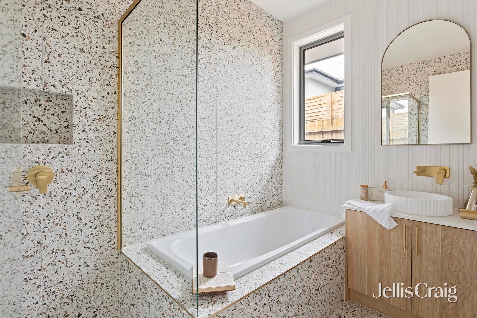 2/5 Reilly Court, Croydon South image 7