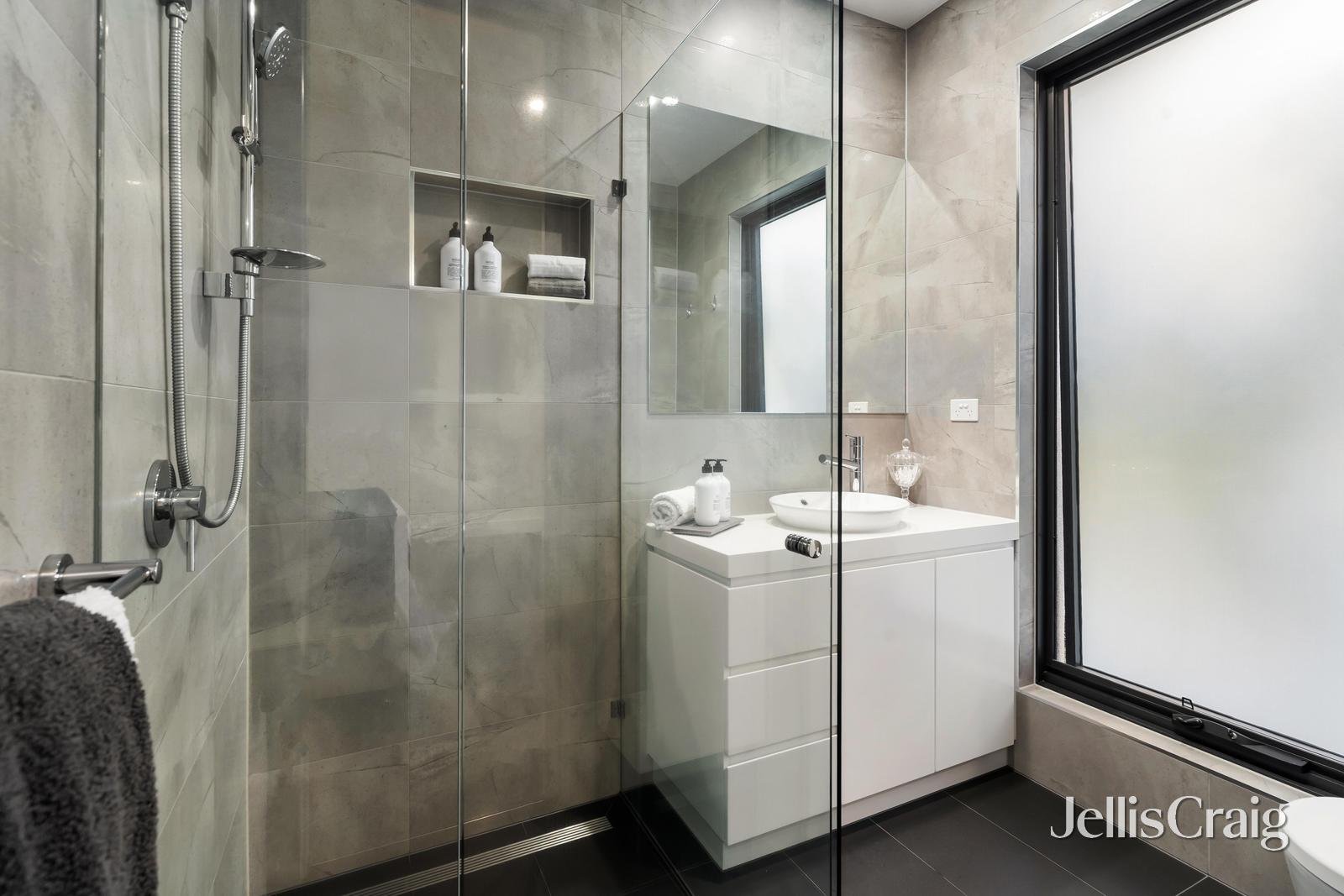 2/5 Rooney Street, Templestowe&nbsp;Lower image 8