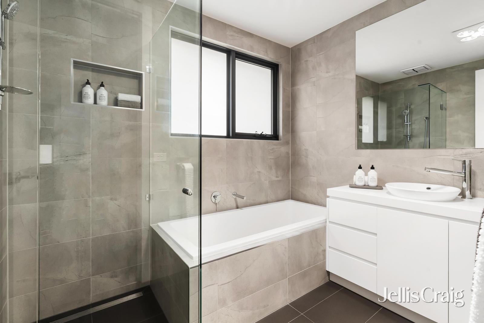 2/5 Rooney Street, Templestowe&nbsp;Lower image 11