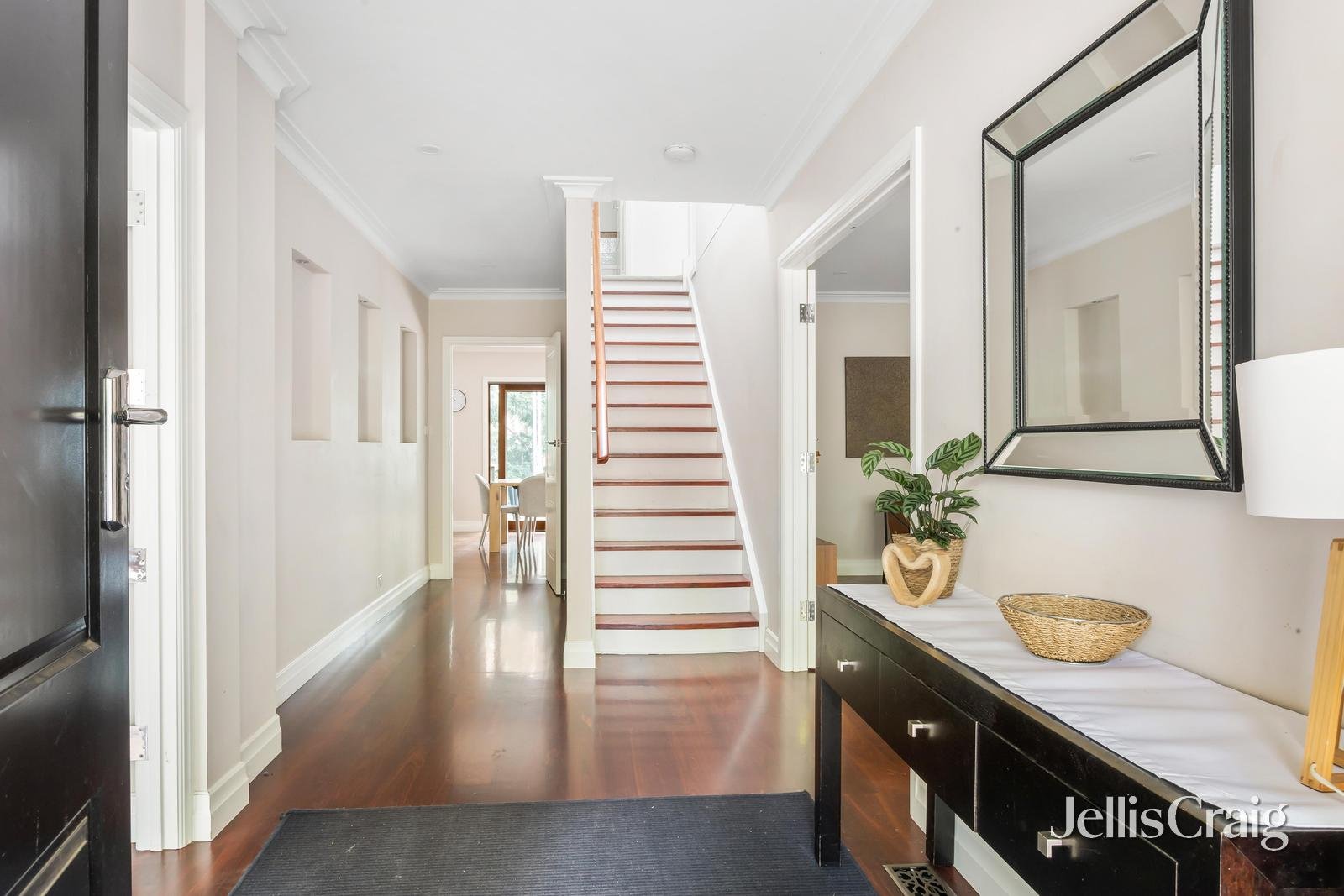 25 Rose Avenue, Surrey&nbsp;Hills image 3