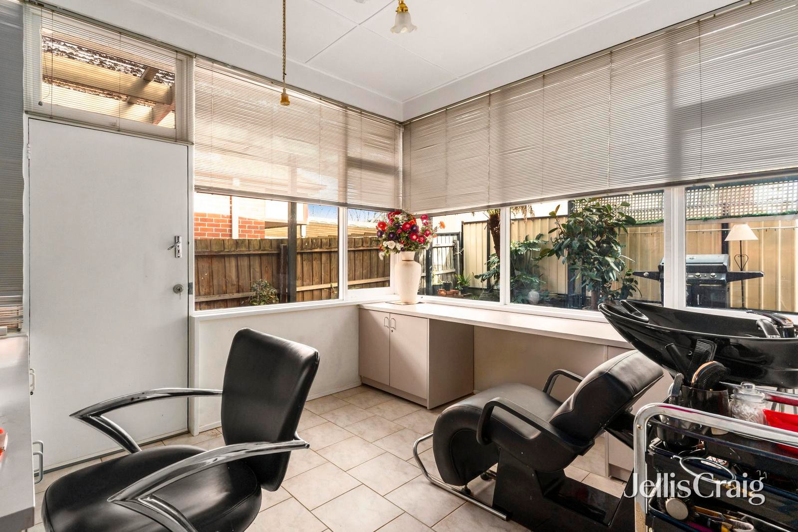 25 Rosehill Road, Essendon&nbsp;West image 9