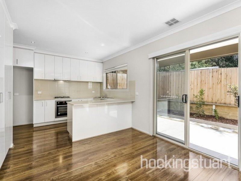 2/5 Rugby Court, Doncaster East image 3