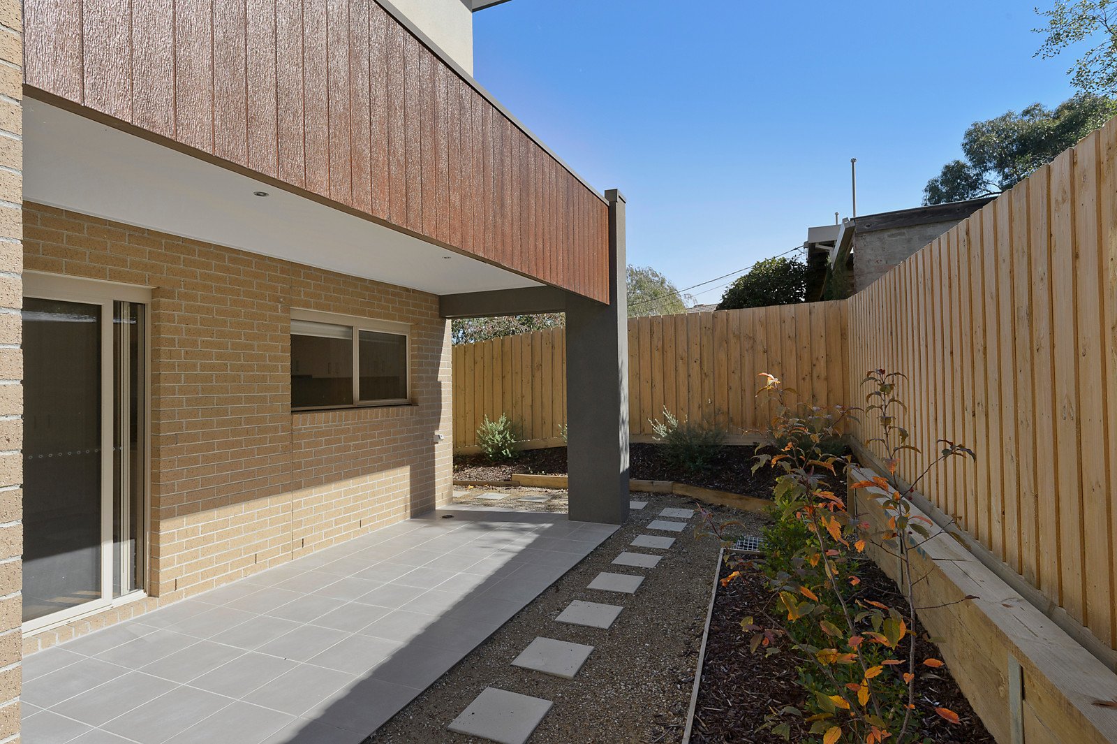 2/5 Rugby Court, Doncaster East image 6