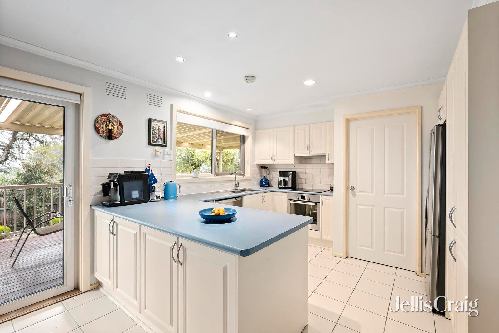 25 Savanna Drive, Mooroolbark image 5