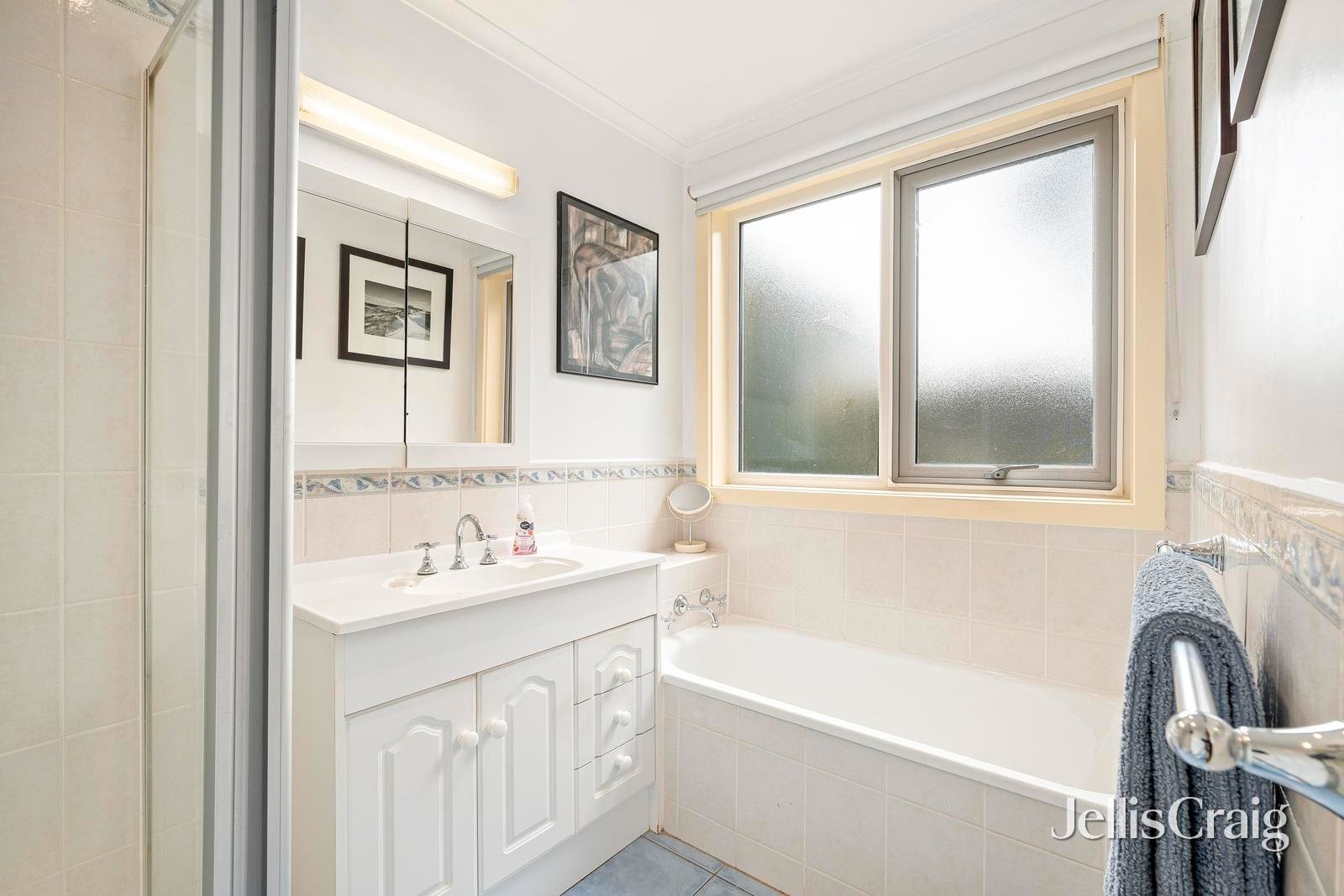 25 Savanna Drive, Mooroolbark image 7